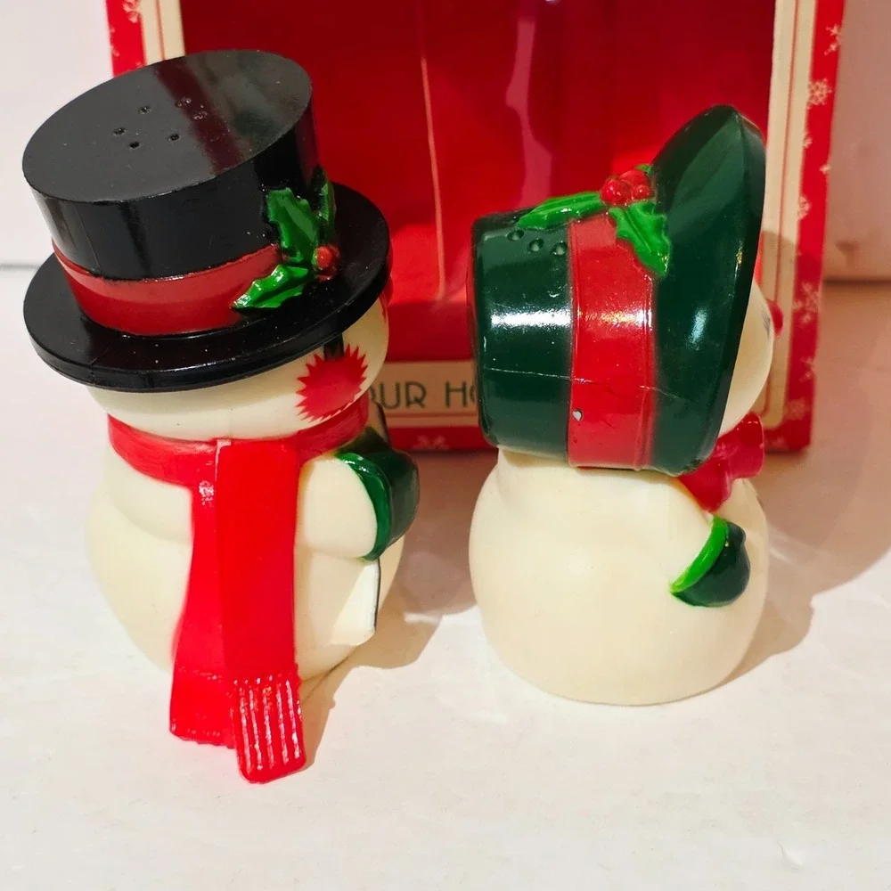 Vtg Hallmark Christmas Salt & Pepper Shakers Happy & Merry Mr. & Mrs. Snowman